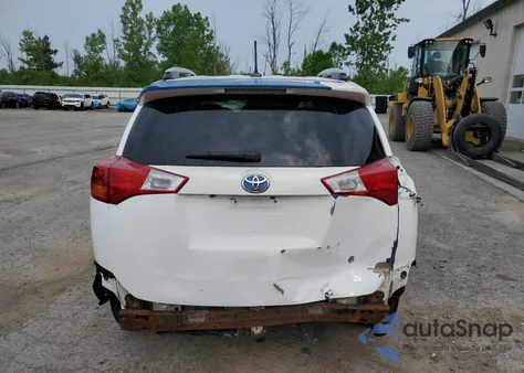 2015 Toyota Rav4 Xle z USA, uszkodzony, nr VIN 2T3RFREV7FW240181